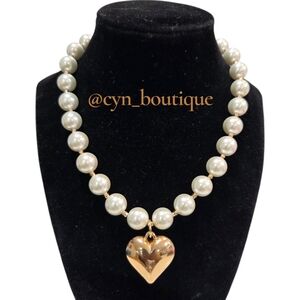 🤍🔹️True To Form 🔹️gorgeous Shiny Gold Heart Pendant Pearl 16in  Necklace